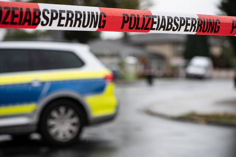 Policejní páska na místě činu v Německu
