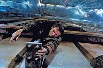 BLADE RUNNER. Je Rick Deckard sám replikantem, nebo ne? Na to režisér Ridley Scott definitivně odpovídá ve finálním sestřihu.