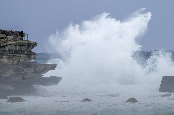 Rozbouřené moře u pobřeží australského Sydney, 3. července 2022.