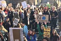 Demonstrace studentů za životní prostředí.