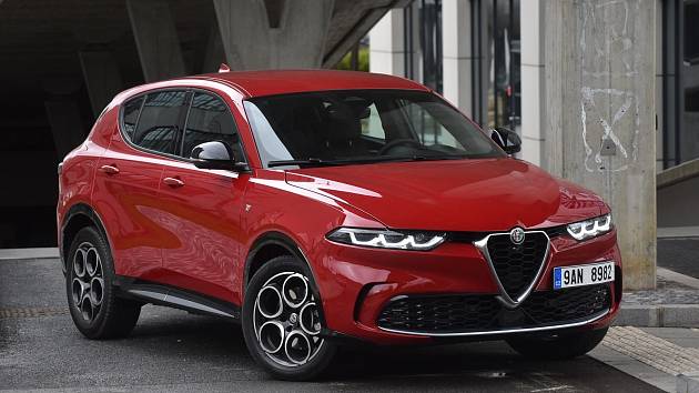 Alfa Romeo Tonale umí zaujmout. Jak vzhledem, tak jízdními vlastnostmi