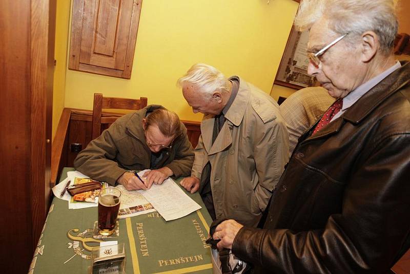 V Pardubicích se uskutečnil sraz takzvaných protektorátních školáků – žáků pardubických základních škol z let 1933 – 1945.