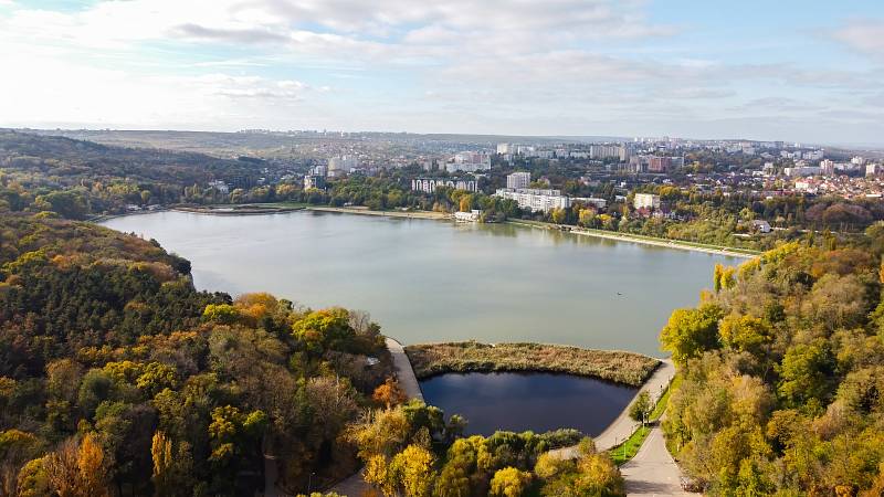 Panoramatický pohled z dronu na Kišiněv.