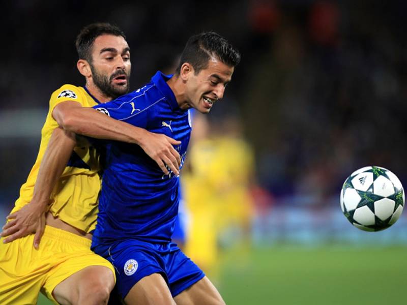 Luis Hernández z Leicesteru (vpravo) a Adrian z FC Porto.