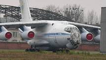 Pád stíhačky poškodil také letadlo Iljušin Il-76MD lvovských aerolinií