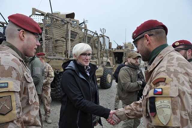 Ministryně Karla Šlechtová se zástupci zahraniční mise v Afghánistánu