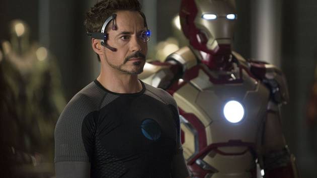 Iron Man 3 vrací do kin známého komiksového hrdinu ve skvělém podání Roberta Downeyho Jr.
