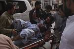 V Pákistánu útočil sebevražedný atentátník