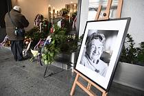 Lidé se 7. ledna 2020 v motolském krematoriu v Praze rozloučili se zesnulou Miloslavou Kalibovou, která za druhé světové války přežila vypálení Lidic