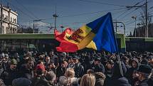 Tisíce lidí 12. března demonstrovaly v moldavském hlavním městě proti vládě a zvyšujícím se životním nákladům. Protesty svolala proruská strana Șor