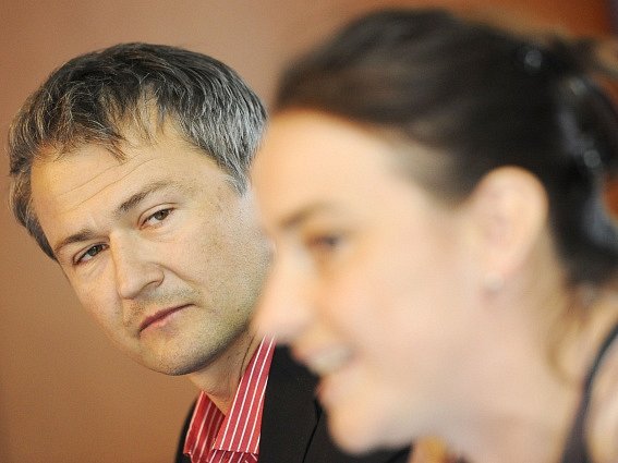 Umělecký ředitel mezinárodního hudebního festivalu Struny podzimu Marek Vrabec a jeho zástupkyně Dana Syrová.