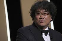 Závěr 72. ročníku filmového festivalu v Cannes. Jihokorejský režisér Pong Čun-ho, jehož drama Kisaengčchung (Parazit) získalo Zlatou palmu, hlavní cenu festivalu