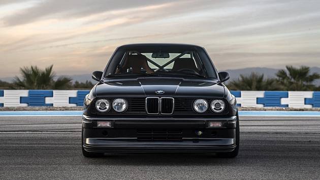 BMW M3 E30 by Redux