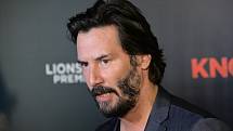 Keanu Reeves je tak trochu záhadný a samotářský muž.