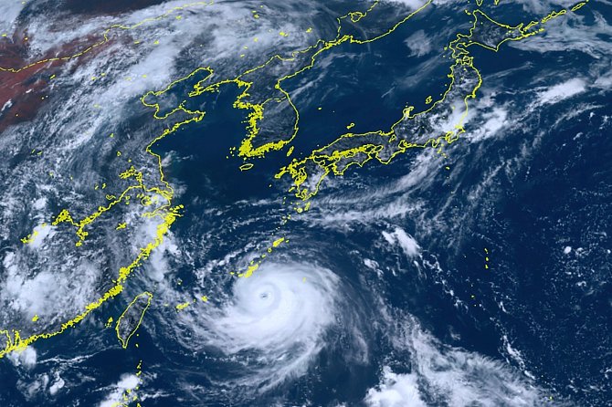 Satelitní snímek tajfunu, který zasáhl Japonsko, z úterý 1. srpna