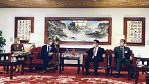 Předseda Senátu Miloš Vystrčil a ministr zahraničí Tchaj-wanu Jaushieh Joseph Wu.