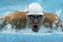 Michael Phelps zaplaval olympijský rekord v polohovém závodě na 400 metrů.