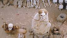 Hřbitov mumií a lebek lidí kultury Nazca v Peru