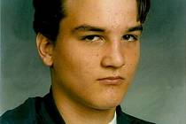 Francouzský teenager a sériový vrah Éric Borel, který v 16 letech povraždil celou svou rodinu. Jeho řádění začalo 23. září 1995