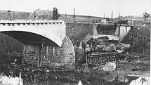 V roce 1944 se v Nemmersdorfu strhla bitva o most, který zkusily zničit německé bombardéry