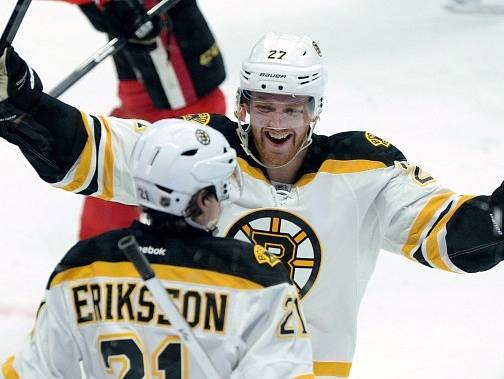 Dougie Hamilton v dresu Bostonu