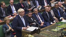 Premiér Boris Johnson v britském parlamentu