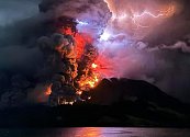 V Indonésii se probudila sopka Ruang. Výbuch doprovázely i údery blesků a takzvaná žhavá mračna.
