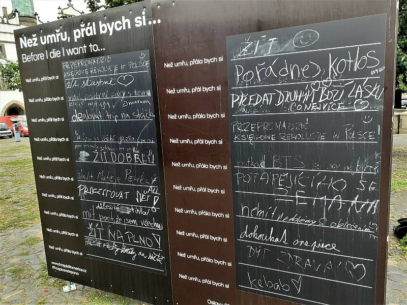 Na Zeď předsmrtných přání můžou psát lidé v Litoměřicích, o skutečných přáních umírajících vědí své Zdena Taitlová a Alexandra Moštková z hospice sv. Štěpána.