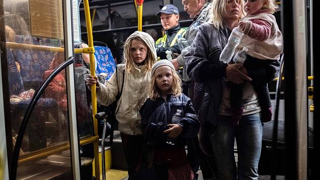 Násilí, výslechy, svlékání. Ukrajinci popsali realitu ruských filtračních  táborů - Deník.cz