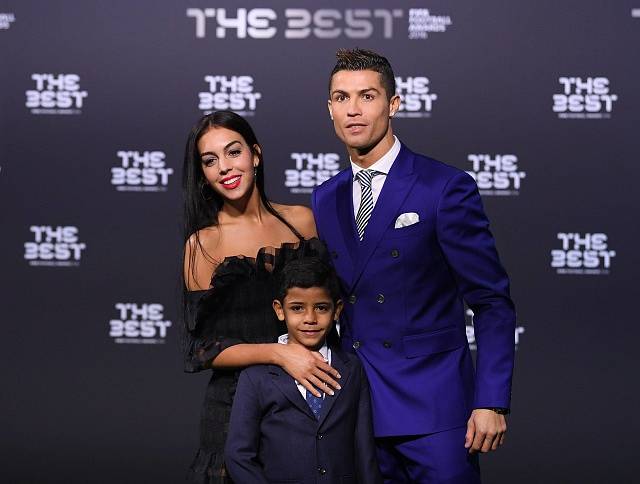 Cristiano Ronaldo vyhrál počtvrté anketu FIFA o nejlepšího fotbalistu roku.