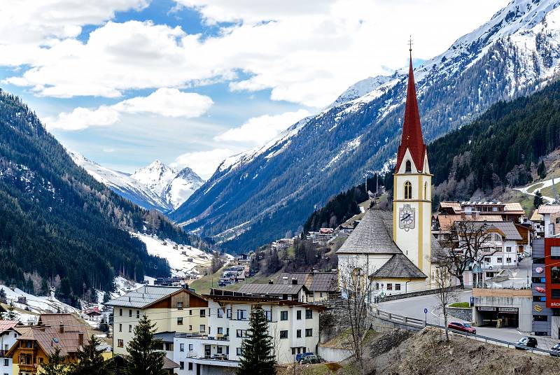 Rakouská obec Ischgl ve spolkové zemi Tyrolsko