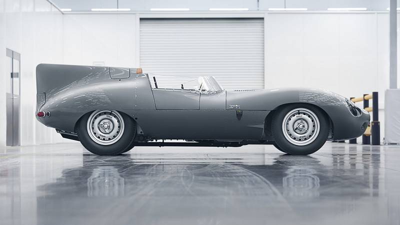 Jaguar D-Type.