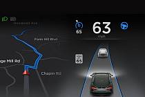 Tesla představila režim "autopilot".