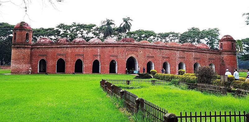 Bangladéšká lokalita Bagerhat má přezdívku Město mešit. Podle Světového památkového fondu je ale tato památka v ohrožení.