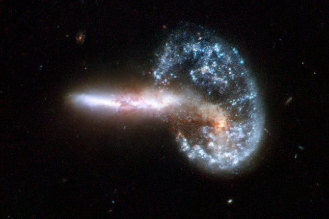 Galaxie UGC 9618