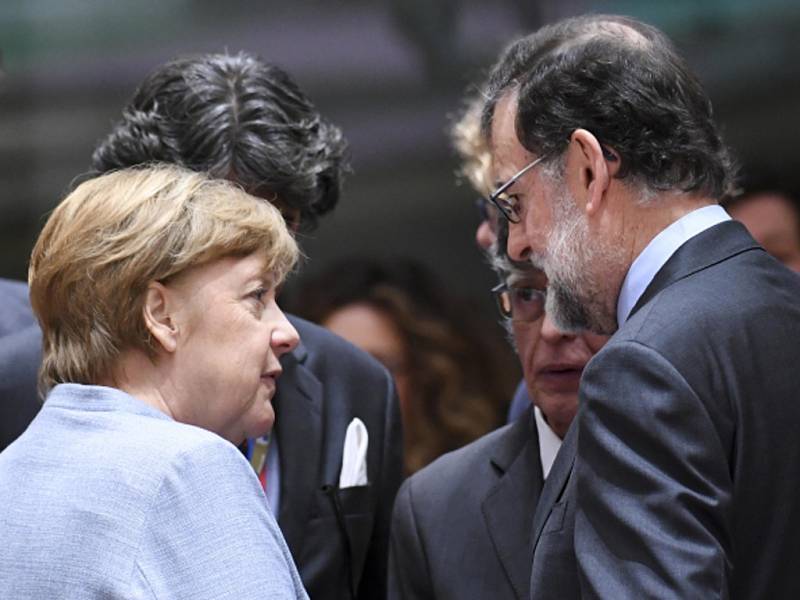 Angela Merkelová a španělský premiér Mariano Rajoy.