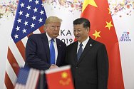 Donald Trump a Si Ťin-pching - Americký prezident Donald Trump (vlevo) a čínský prezident Si Ťin-pching na schůzce na okraj summitu zemí G20 v Japonsku.