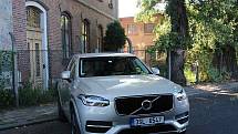 Volvo XC90.