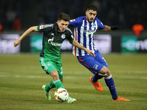 Hertha může slavit: v důležitém utkání porazila Schalke 2:0