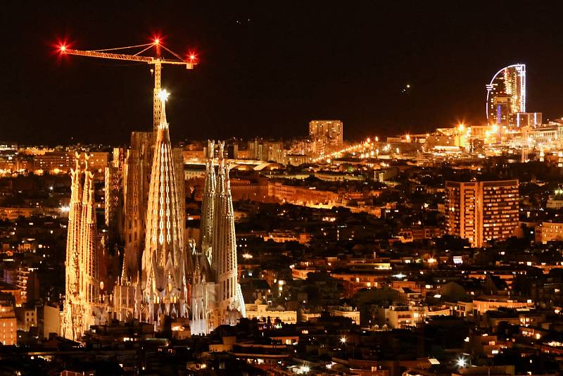 Nová hvězda na věži chrámu Sagrada Familia.