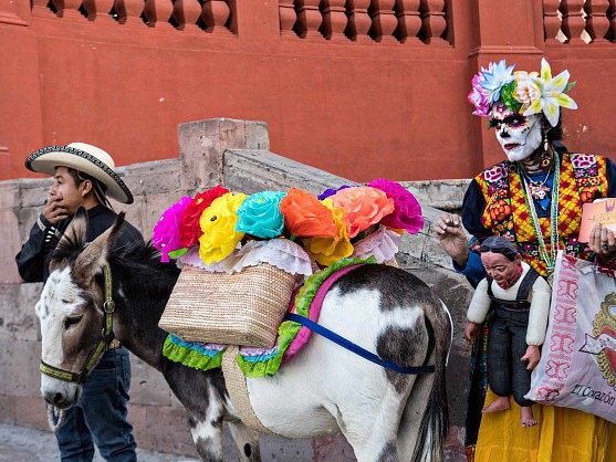 Svátek zesnulých po mexicku, ilustrační foto.