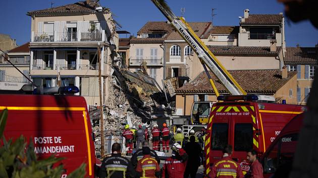 Explozí zničená budova v letovisku Sanary-sur-Mer na jihu Francie, 7. prosince 2021