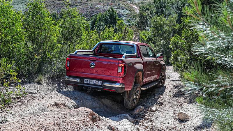 Nový VW Amarok při jízdě v jihoafrickém terénu