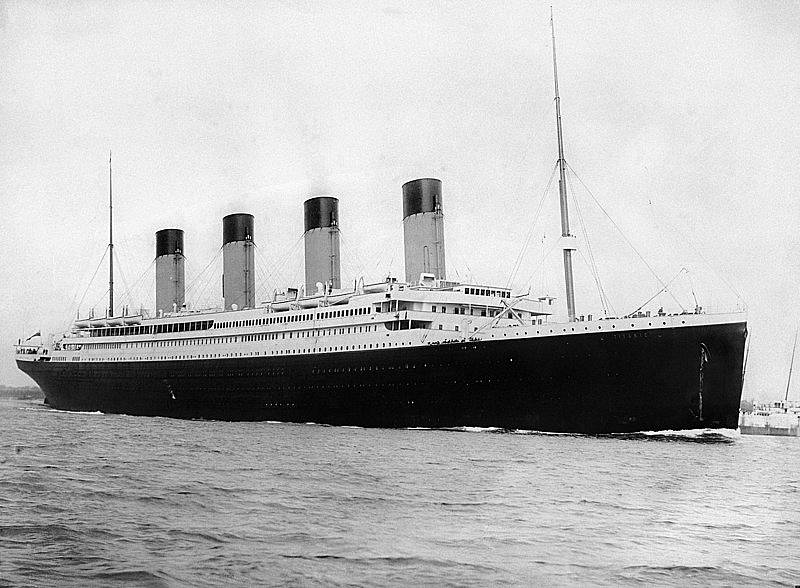 Zaoceánský parník Titanic. Potopil se v noci ze 14. na 15. dubna 1912. Vrak objevil v roce 1985 oceánograf Robert Ballard.