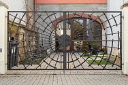 V litoměřickém uměleckém kovářství vznikla jedinečná brána.