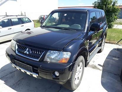 Mitsubishi Pajero z roku 2005 má minimální cenu 51 750 Kč