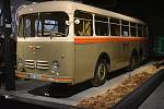 Autobus s osmiválcovým motorem Tatra