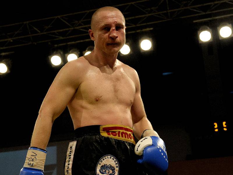 Český profesionální boxer Lukáš Konečný.