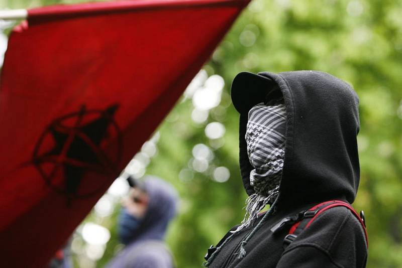 1. května se sešlo několik desítek anarchistů na Střeleckém ostrově, odkud pokračovali na Palacké náměstí. Akce byla zakončena hudebním festivalem na Císařské louce.