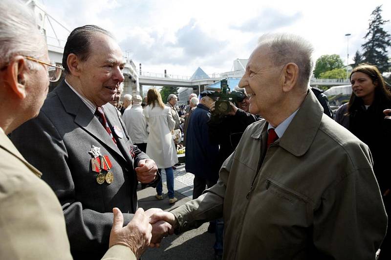 Miloš Jakeš. Komunisté se tradičně sešli při oslavě Svátku práce 1. května na Křižíkově fontáně v Praze.